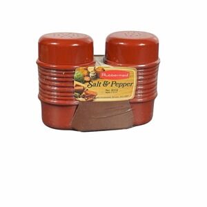 Vintage Rubbermaid NEW Plastic Salt & Pepper Shakers sealed No. 8318 1980